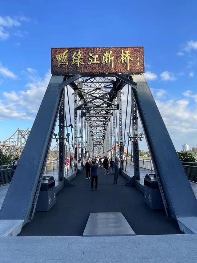 去朝鲜旅游的时候，在平壤高级饭店吃一碗冷面，需要花多少钱？