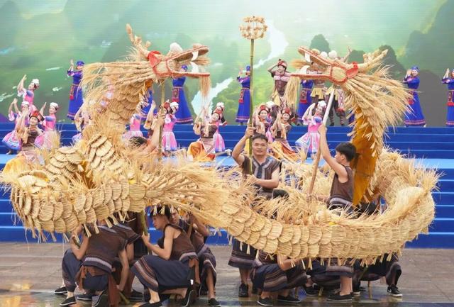 仫佬族最盛大的节日！广西罗城邀你这个周末来过依饭节咯~