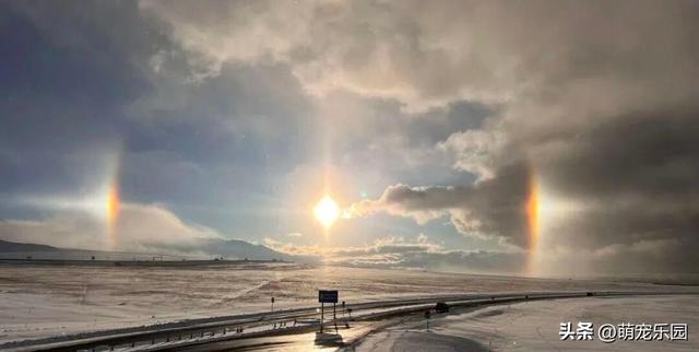 新疆赛里木湖现光晕，冰晶与光线碰撞，摄影师守候拍下震撼奇景