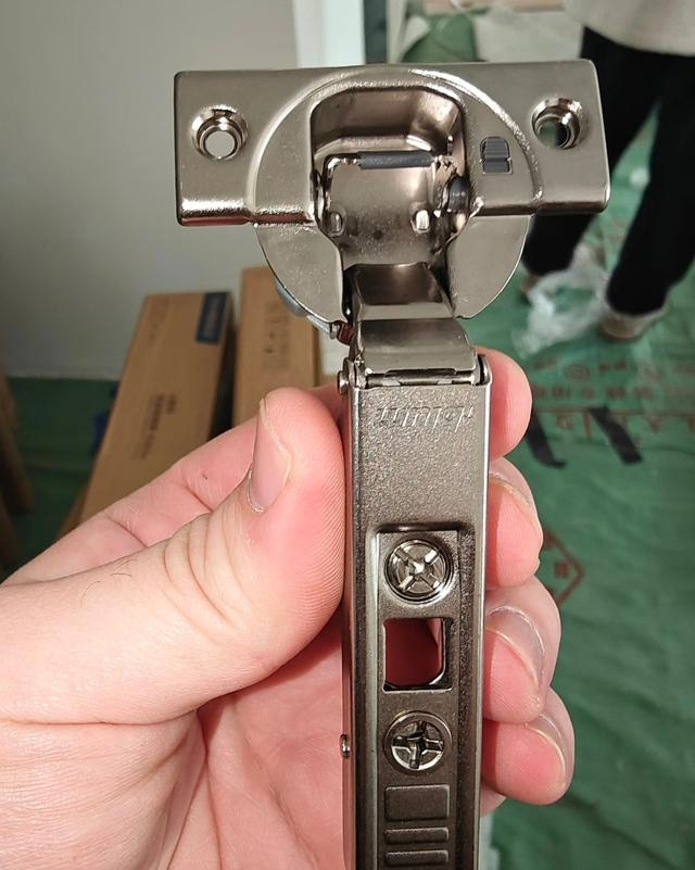 全屋定制的“隐形坑”——铰链！这5点不注意，商家坑你没商量！