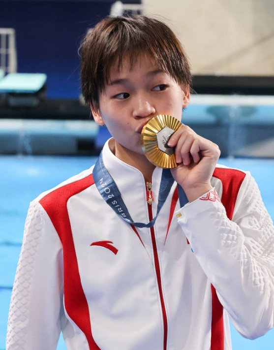 直到王伟莹坦白全红婵退出个人赛原因，才懂樊振东那番话真没说错
