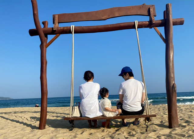王京花没想到，13年捧不红的儿子董子健，如今却给她狠狠争了口气
