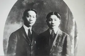邓小平在重庆留法预备学校图片