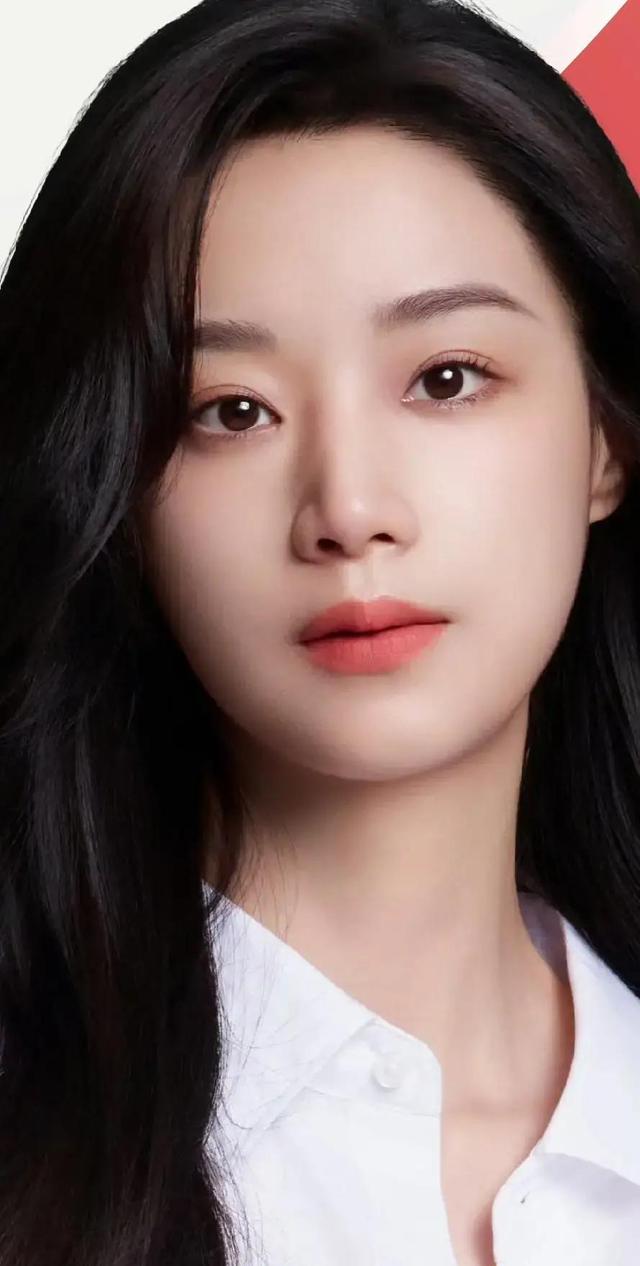 鎏光盛典——王小亿时尚写真大图