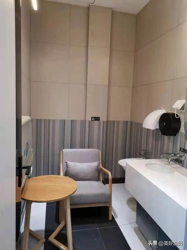 听说有人为了盐田的公厕，专门安排了一场旅行？