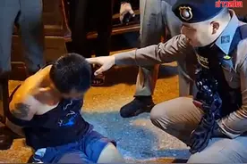 老挝男嗑药发疯加油站偷车一路狂飙！泰国孔敬5个警局出动追捕图片