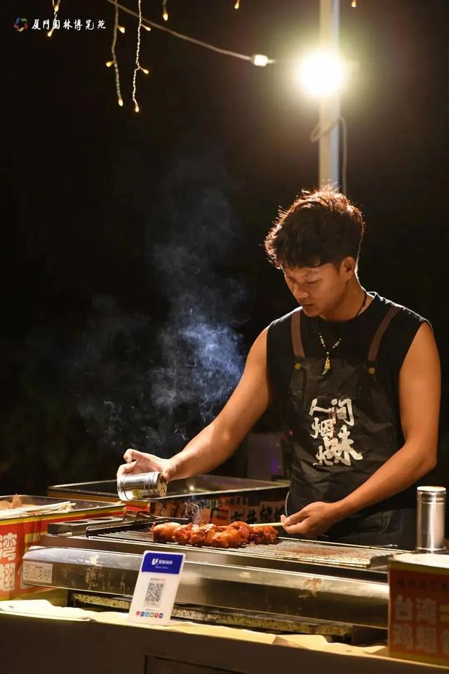 厦门园博苑花灯又上新！走进秋夜浪漫花月夜~