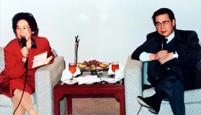 1997年，李鹏总理全家在玉泉山游玩，难得团聚，女儿女婿罕见出镜