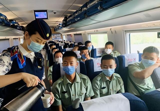 国家进入一级战备状态，紧急召回的军人，如果买不到车票怎么办