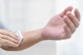 大同这家医院，一年来近4000人打狂犬疫苗！大部分是被自家宠物所伤图片