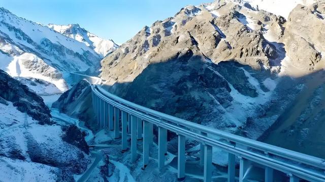 天山旅游业大变革！新疆三大超级工程将开启，独库公路或被取代？