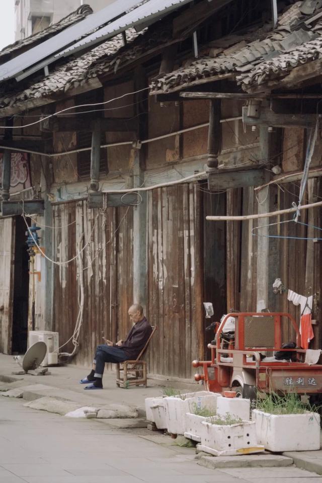 从成都出发，在龙泉山东麓邂逅一座千年场镇的温柔