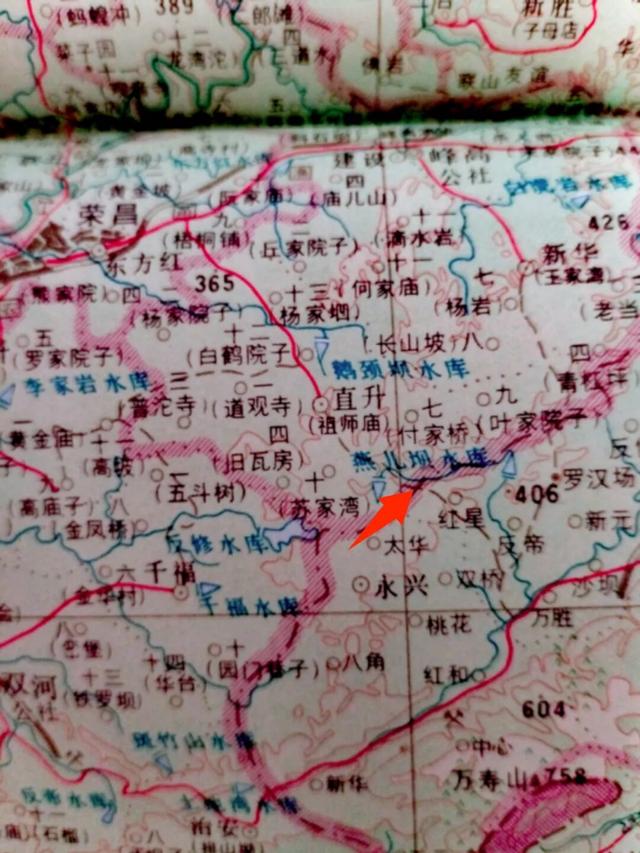 渝西永（川）荣（昌）边界点：观山坡