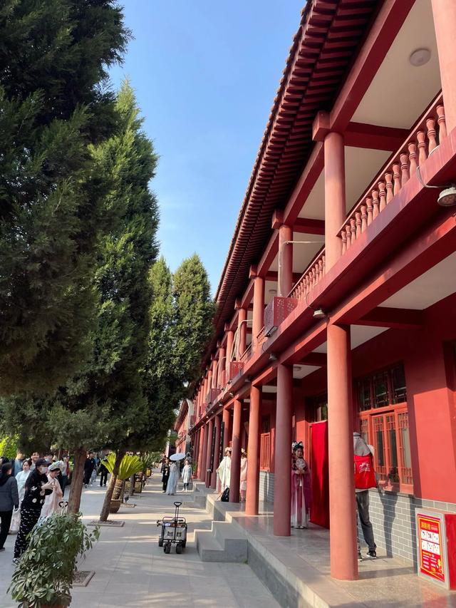 我是上海人，刚从河北正定回来，实在忍不住想说：对正定5点印象