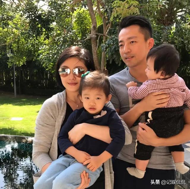 汪小菲一家台北过圣诞，桌上摆茅台吃帝王蟹 小玥儿出镜有了新变化