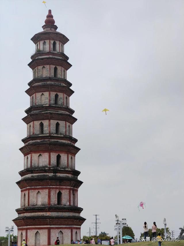 合浦地标大揭秘，明代文昌塔，在汉墓群边守望数百年的传奇