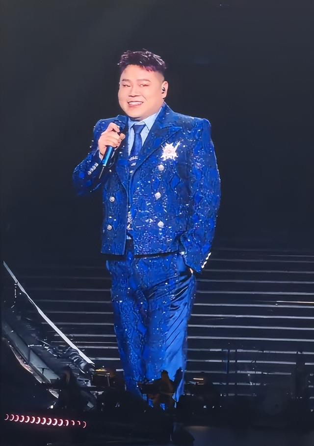 再多钱有什么用？官媒出手揭岳云鹏夫妇真实现状，走上于谦的老路