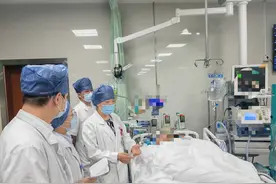 菜刀划伤手指竟导致全身疼痛 医生：遇外伤，警惕破伤风图片