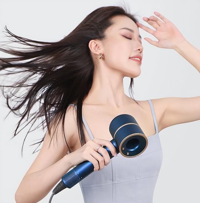 吹风机经常吹头发有坏处吗？忠告四大风险弊病