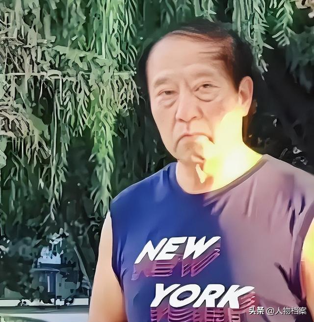 冯巩也没想到，家产尽失的牛群，如今终于找到了晚年的“依靠”