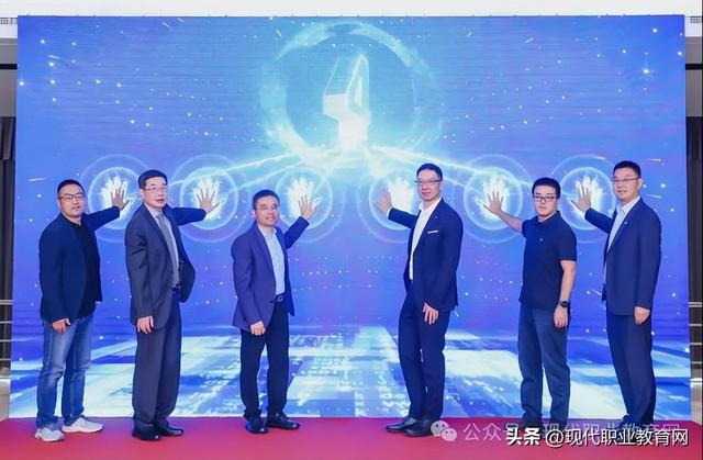 赛事｜不仅能赢取万元奖金，更获名企校招直推机会