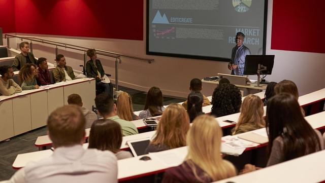 消费主义套路深？攒钱难买真自由	，年轻人盲追财富，谁设定的门槛