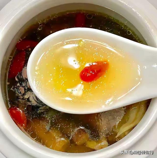 “十女九寒”，冬天建议女人：多吃3汤，驱寒强体，整个人都舒服