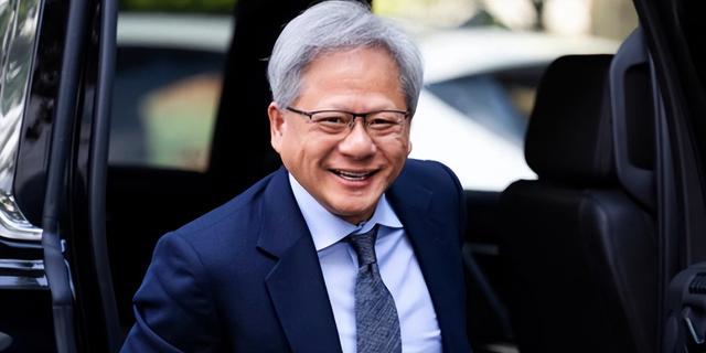 美国巨头：老夫买不动显卡了！黄仁勋：华尔街，你买！租给他们！