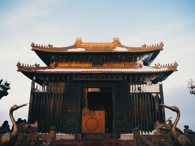 我是北京人，刚从武当山回，实在忍不住想说：武当山给我三点印象