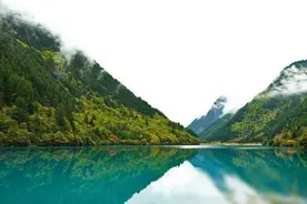 《解锁iPhone阅读新境界：免费电子书的终极指南》图片