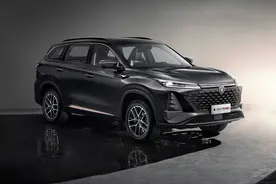 最适合年轻人自驾游开的5款车，安全舒适，后排放倒就是床图片