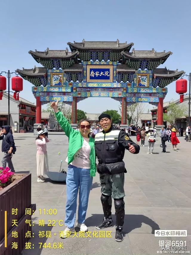 退休夫妻骑摩托游中国：平江老两口的"飞驰人生"