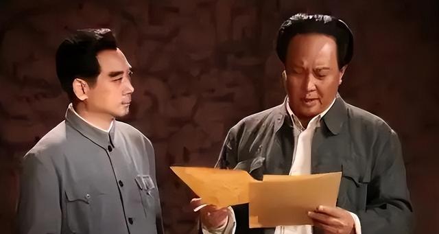 没想到九三阅兵才过去4天，令人担心的事情就在唐国强身上发生了