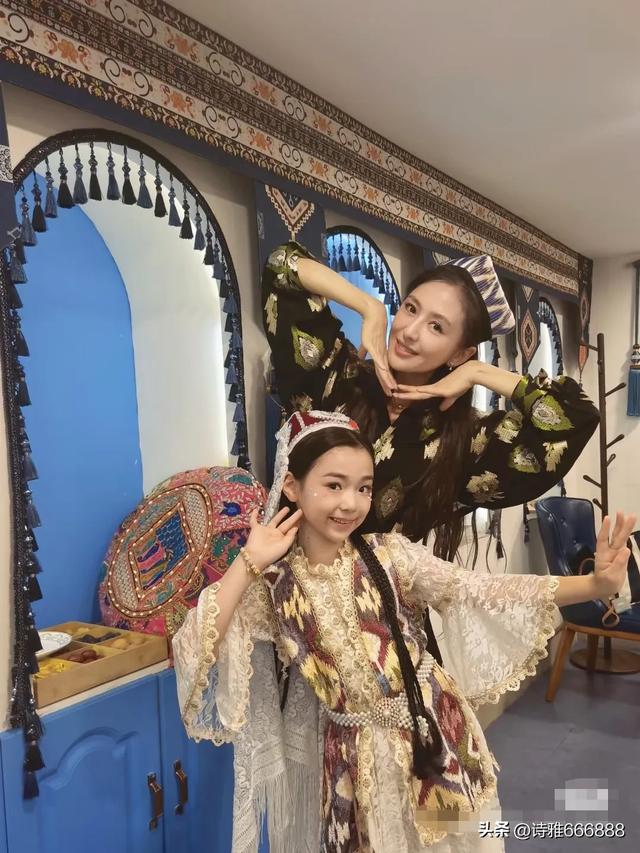 佟丽娅带董璇和小酒窝在新疆吃喝玩乐，两位姐姐都美得很高级！