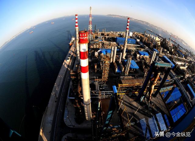 油价又飙升了，钱包扛不住！为何地缘一乱就涨？别只盯着动荡看