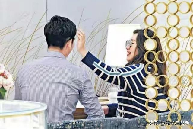 "哈弗学霸"辛奇隆：22岁成为赌王女婿，结婚5年后，他如今怎样？