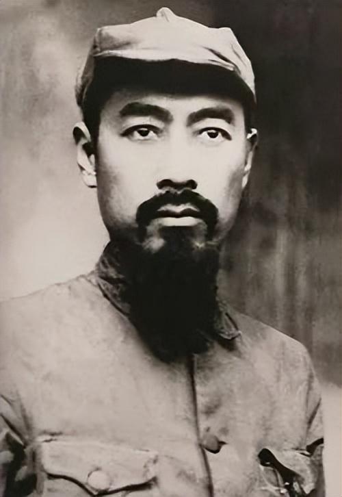 蒋介石唯独不敢动周恩来？如果动他：估计老蒋整个嫡系都得反！