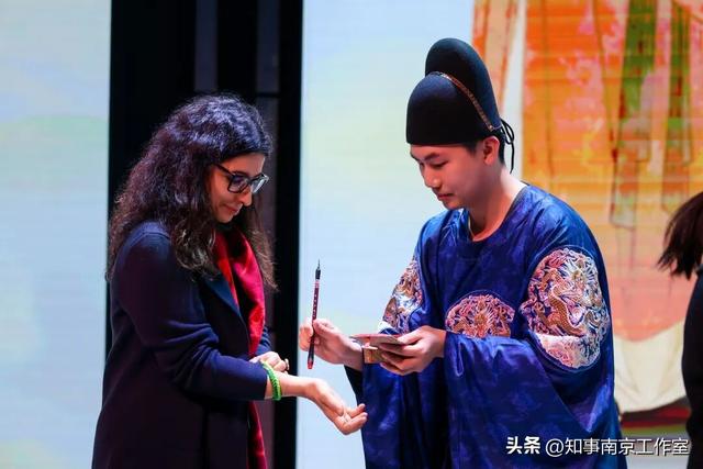 全球市长到南京，点灯