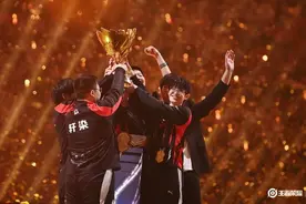 成都AG凤凰山上“捧”凤凰，王者荣耀电竞迎光向世界图片