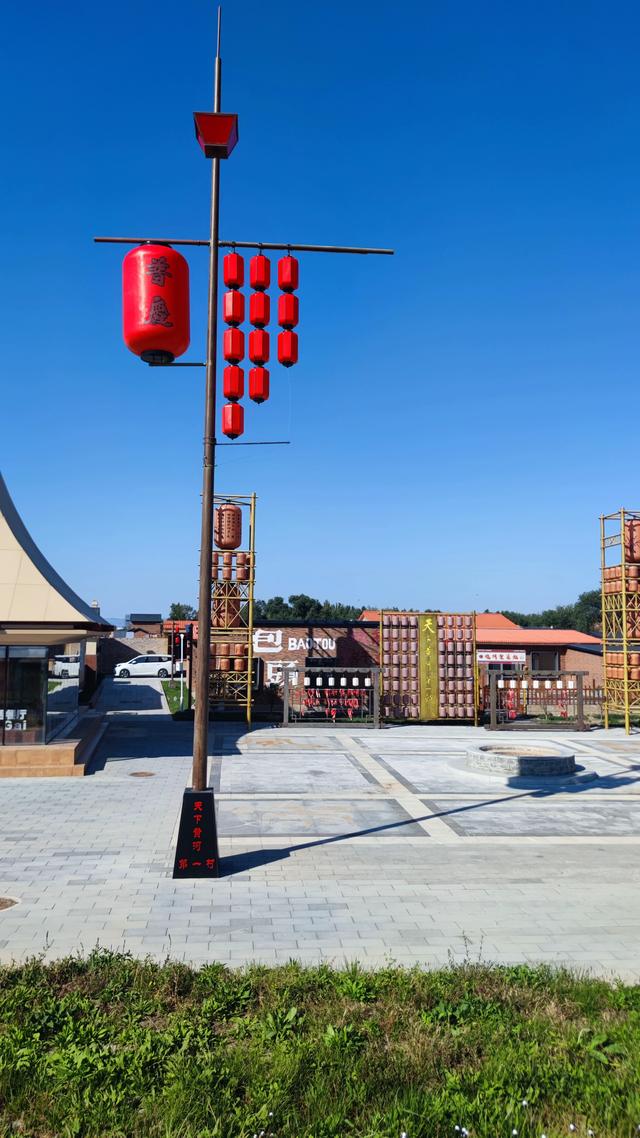 包头天下黄河第一村，靠着黄河边，风景还是不错的