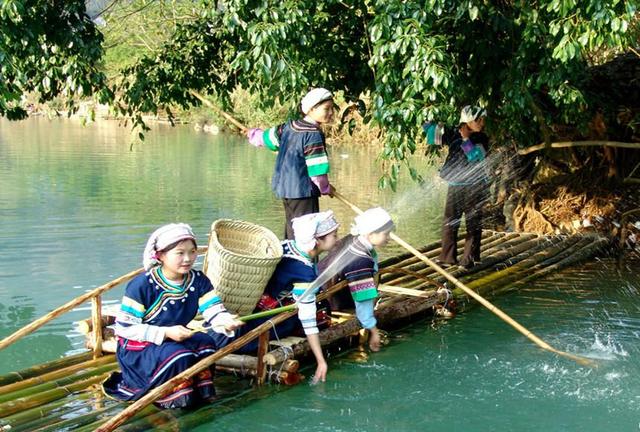 带着孙女去旅行（168）罗平油菜花海游