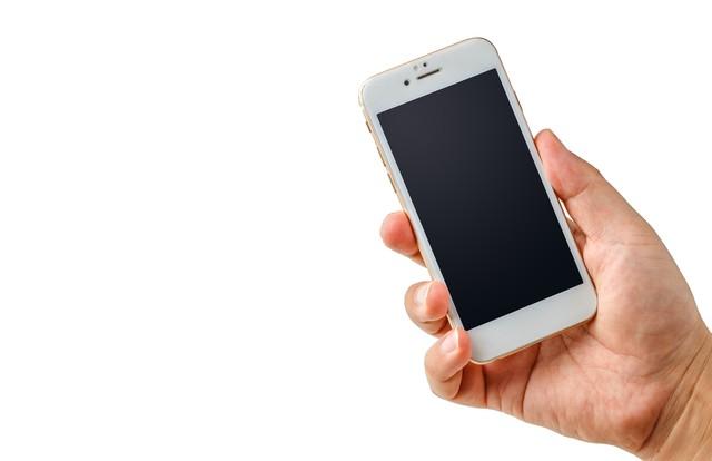 华为Mate70屏幕形态揭秘：标准版直屏回归，Pro版曲屏升级怎么选