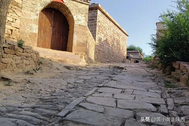 陕西最不起眼的小城！藏着全国罕见的奇观，火车直达零门票