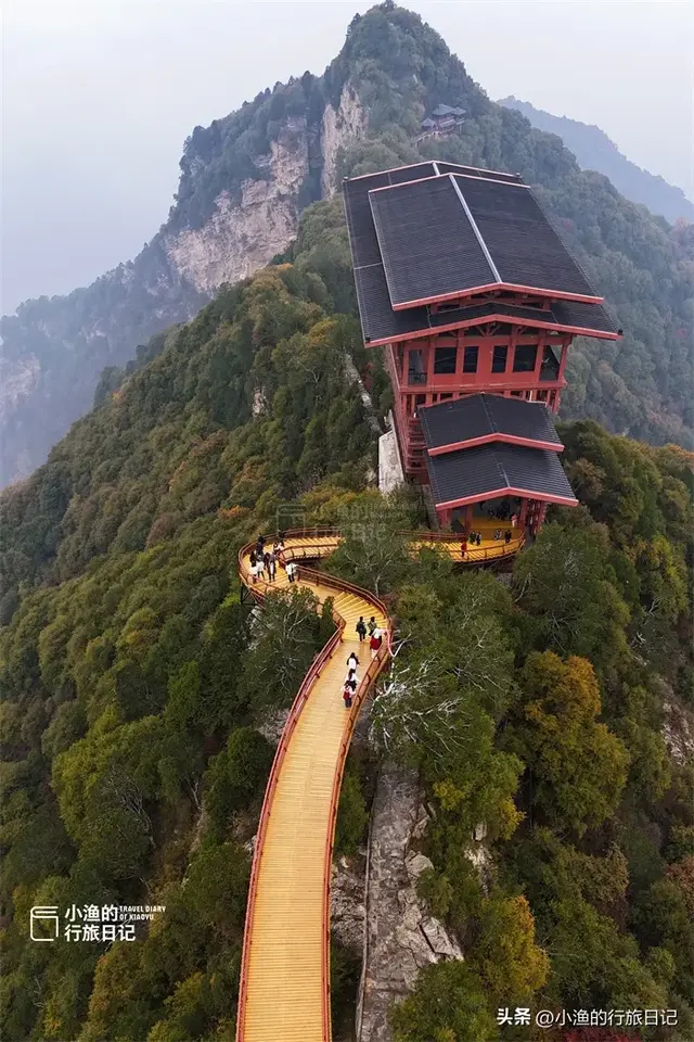 红叶、玻璃湖、悬空栈道！陕西秦岭绝美赏秋地，又到一年最美时