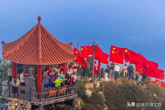 长假前两天，金石滩各景点活动多人气旺