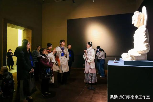 全球市长到南京，点灯