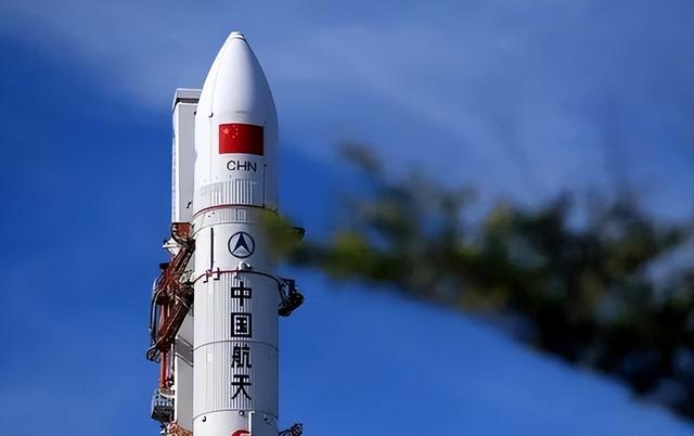 中美俄火箭最大推力差距断崖：美7130吨，俄仅4620吨，中国是多少
