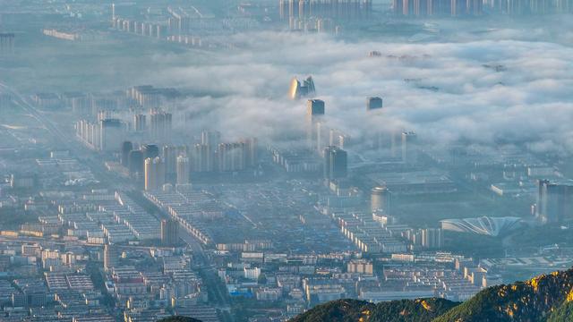 泰山云海之上的天地交响