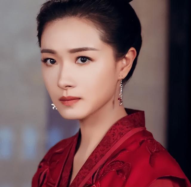 因长的太漂亮，七次拒绝导演“要求”被雪藏，43岁终凭实力走红