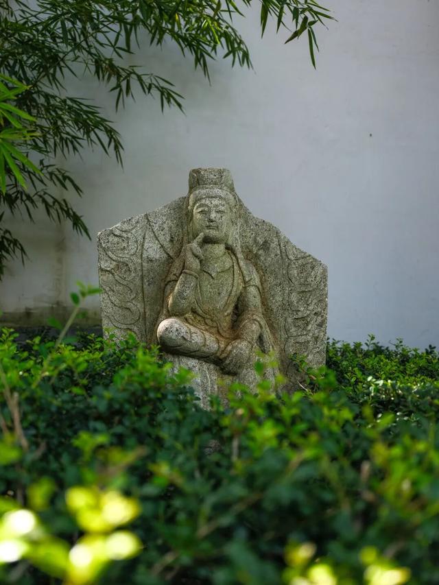 今年国庆，为什么是这座城拿了爽文剧本？